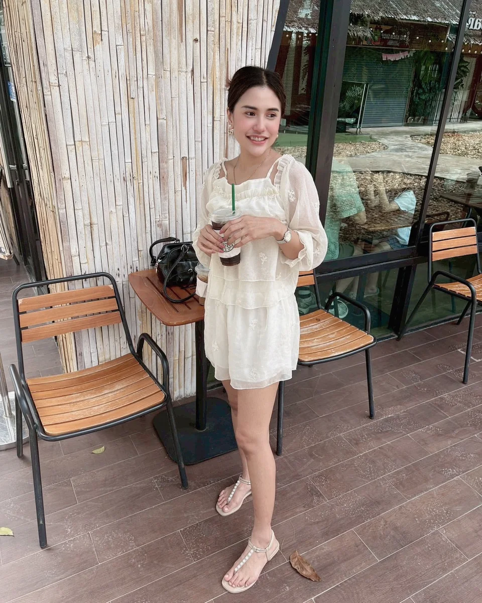 สาว วราภรณ์ ในบรรยากาศสบาย ๆ